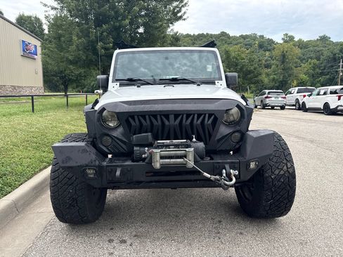 Used 2012 Jeep Wrangler Unlimited Sahara w/ Dual Top Group AWD/4WD image 2