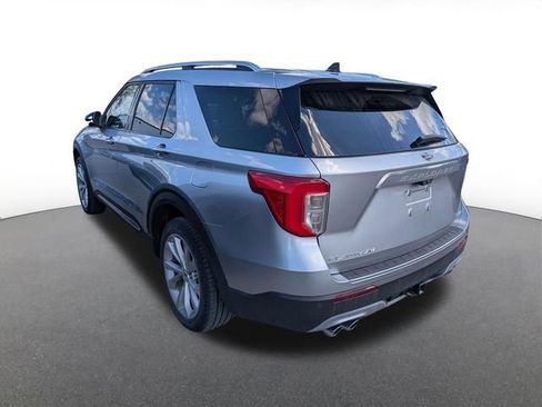 Used 2024 Ford Explorer Platinum w/ Technology Package AWD/4WD image 3