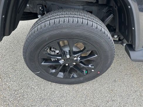 Used 2022 Jeep Gladiator Overland image 10