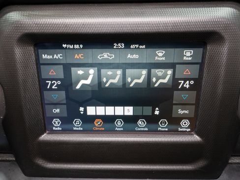 Used 2022 Jeep Gladiator Sport image 16