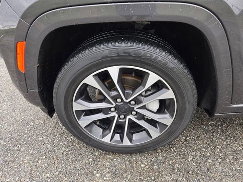 Used 2022 Jeep Grand Cherokee Overland AWD/4WD image 10