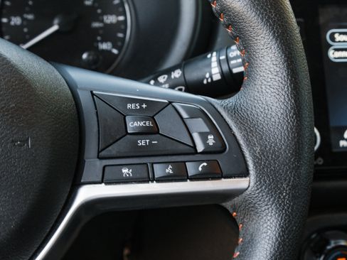 Used 2023 Nissan Kicks SR FWD image 12