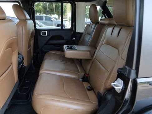 Used 2023 Jeep Wrangler Unlimited Sahara AWD/4WD image 28