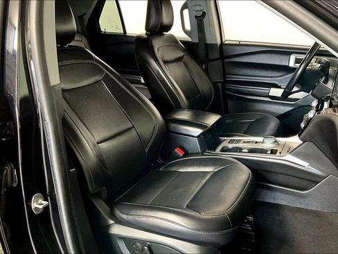 Used 2022 Ford Explorer Limited w/ Equipment Group 301A image 7