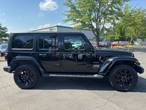 Used 2023 Jeep Wrangler Unlimited Sahara AWD/4WD image 14