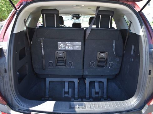 Used 2025 Kia Carnival FWD image 35