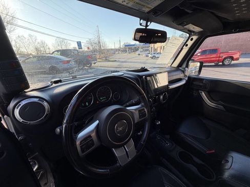 Used 2015 Jeep Wrangler Unlimited Sport AWD/4WD image 13