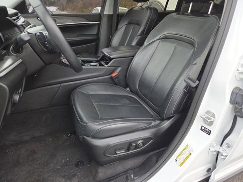 Used 2022 Jeep Grand Cherokee L Limited image 6