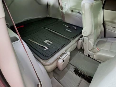 Used 2018 GMC Acadia SLT image 29