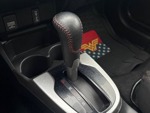 Used 2018 Honda Fit Sport image 19