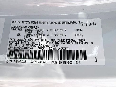 Used 2024 Toyota Tacoma SR image 31