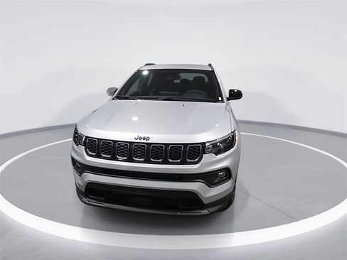 New 2026 Jeep Compass Latitude image 3