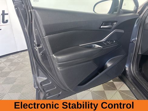 Used 2021 Toyota C-HR LE image 9