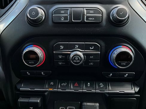 Used 2021 Chevrolet Silverado 1500 LT w/ Z71 Off-Road Package image 27