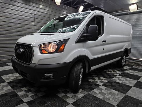 Used 2024 Ford Transit 250 Low Roof w/ Exterior Upgrade Package RWD image 32