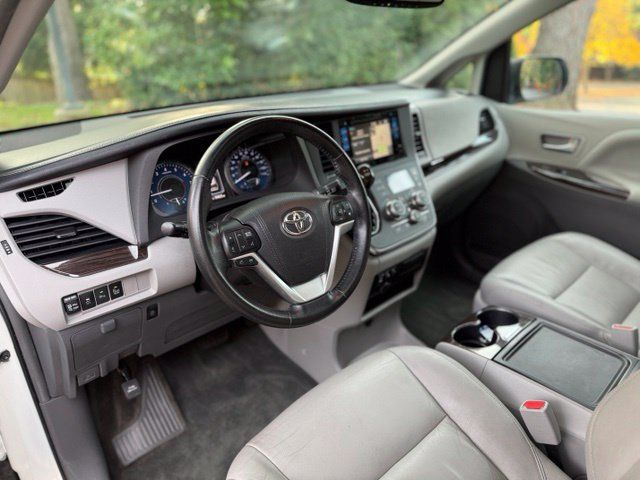 Used 2015 Toyota Sienna XLE w/ XLE Navigation Package FWD image 11