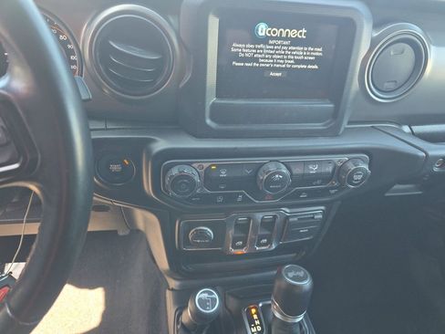 Used 2022 Jeep Wrangler Sport S image 6