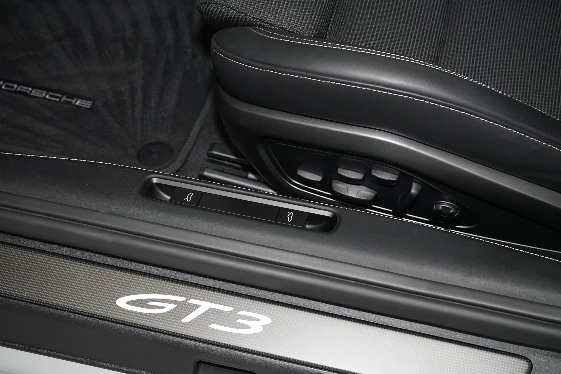 Used 2024 Porsche 911 GT3 RWD image 19
