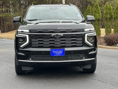 Used 2025 Chevrolet Suburban High Country w/ Sun And Tow Package image 3