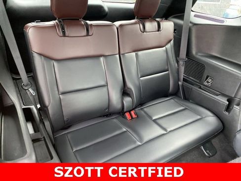 Used 2020 Ford Explorer Platinum w/ Premium Technology Package image 36