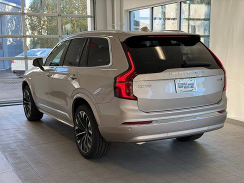 New 2026 Volvo XC90 B5 Plus w/ Protection Package Premier image 7