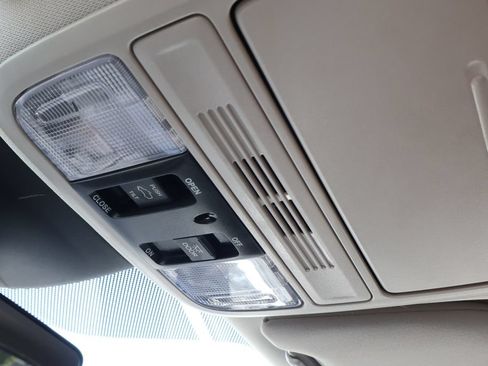 Used 2025 Honda Odyssey EX-L image 30