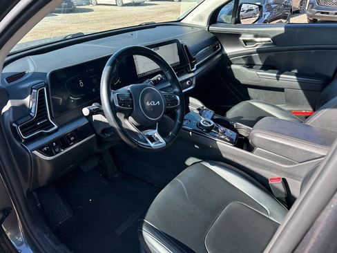 Used 2023 Kia Sportage EX image 7