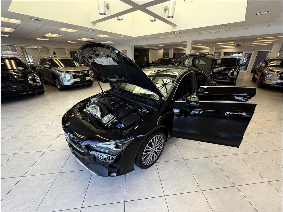 Used 2025 Mercedes-Benz CLA 250 4MATIC image 38