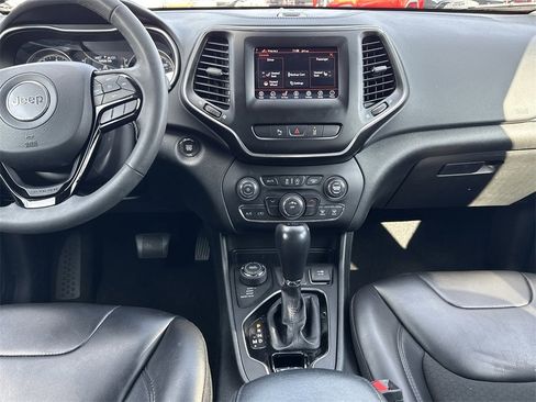 Used 2021 Jeep Cherokee Altitude image 10