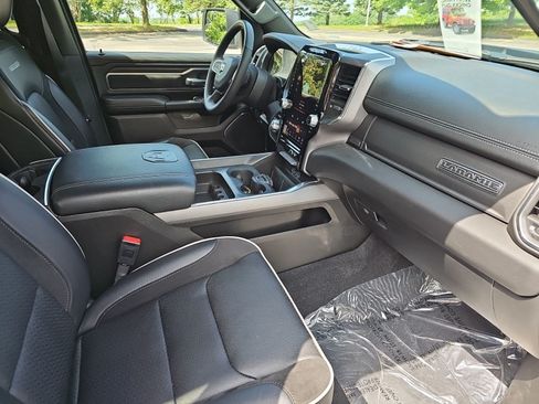 Used 2025 RAM 1500 Laramie w/ Sport Appearance Package AWD/4WD image 10
