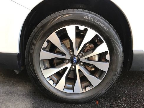 Used 2017 Subaru Outback 2.5i Limited image 12