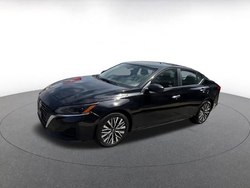 Used 2025 Nissan Altima 2.5 SV image 7