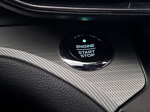 Used 2020 Ford Explorer XLT w/ Equipment Group 202A image 23