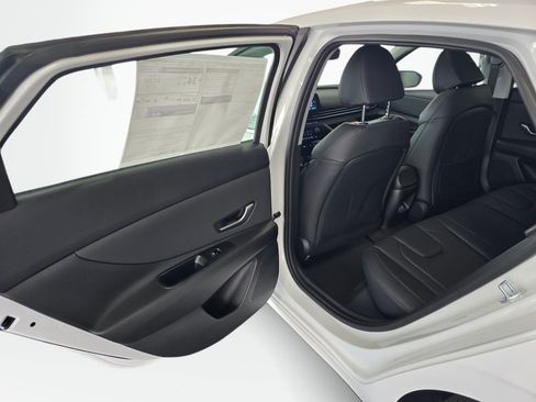 New 2026 Hyundai Elantra Limited FWD image 34