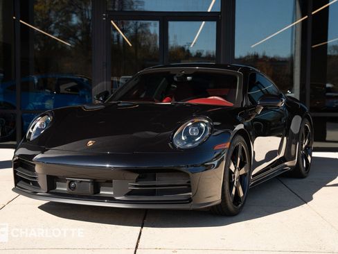 Used 2025 Porsche 911 Carrera image 7