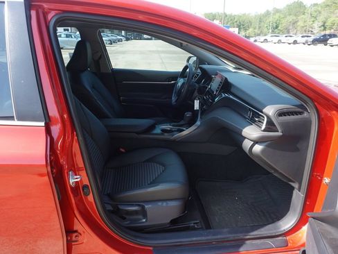 Used 2022 Toyota Camry SE FWD image 16