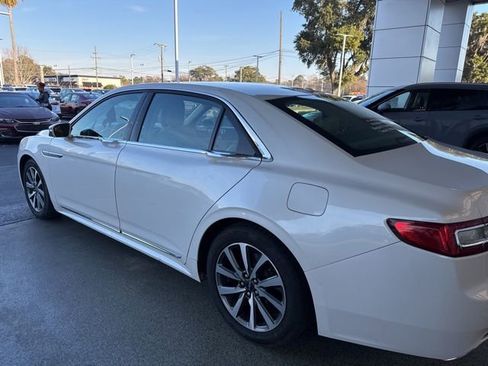 Used 2017 Lincoln Continental Premiere image 6