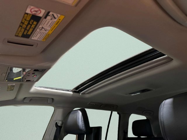 Used 2019 Lexus LX 570 4WD w/ Luxury Package image 26