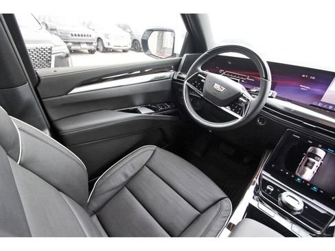New 2026 Cadillac Escalade ESV Luxury w/ Touring Package AWD/4WD image 8