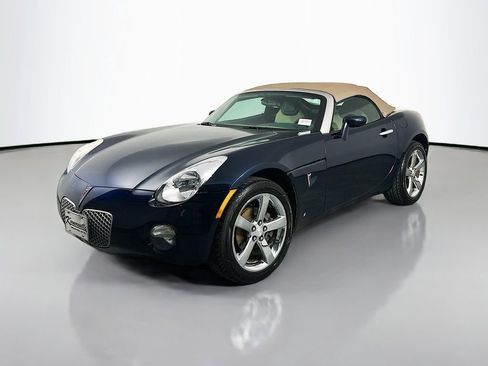 Used 2007 Pontiac Solstice Convertible w/ Premium Package RWD image 3