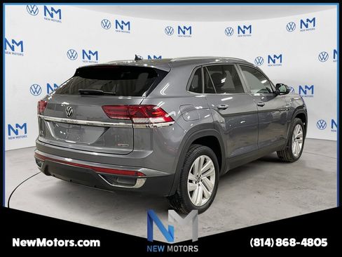 Used 2021 Volkswagen Atlas Cross Sport SE w/ Panoramic Sunroof Package image 5
