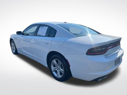 Used 2022 Dodge Charger SXT RWD image 3