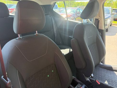 Used 2021 Nissan Kicks S image 29