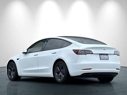 Used 2021 Tesla Model 3 Standard Range Plus image 6