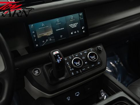 Used 2023 Land Rover Defender 110 X-Dynamic SE image 35