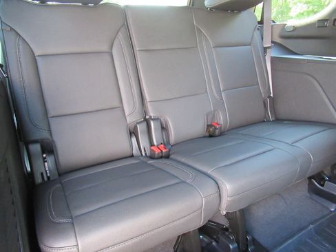 Used 2024 Chevrolet Tahoe Z71 w/ Luxury Package AWD/4WD image 38