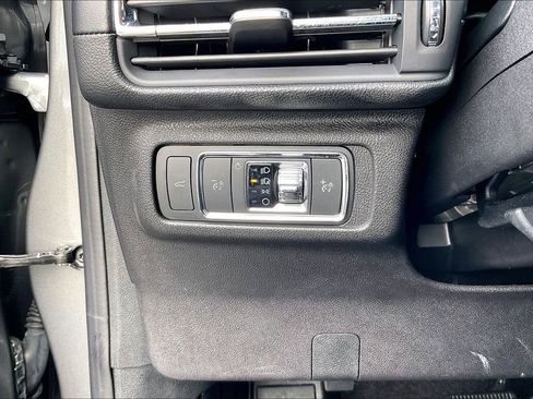 Used 2022 Lincoln Corsair AWD w/ Premium Package image 34