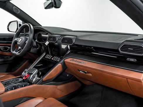 Used 2023 Lamborghini Urus S AWD/4WD image 39