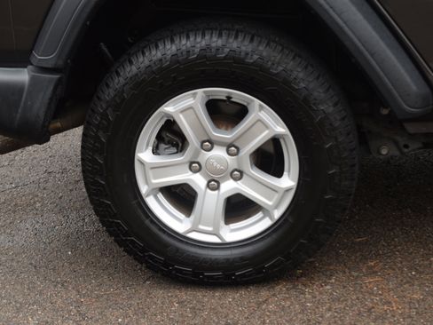 Used 2018 Jeep Wrangler Unlimited Sport S image 29