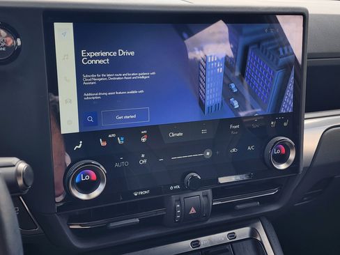 Used 2024 Lexus GX 550 w/ Accessory Package (2T) AWD/4WD image 19